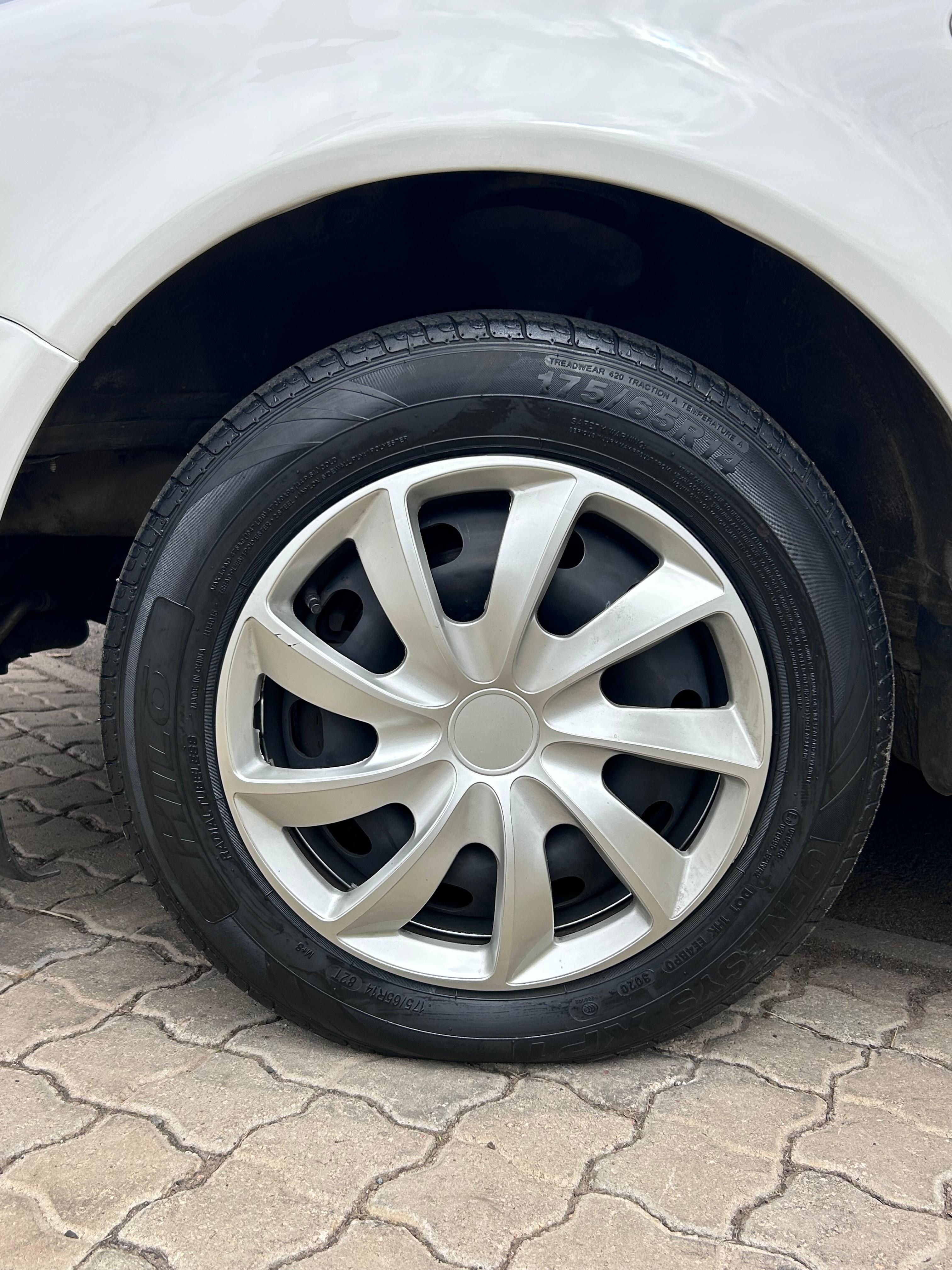 2003 Volkswagen Golf 4 1.6i thumbnail