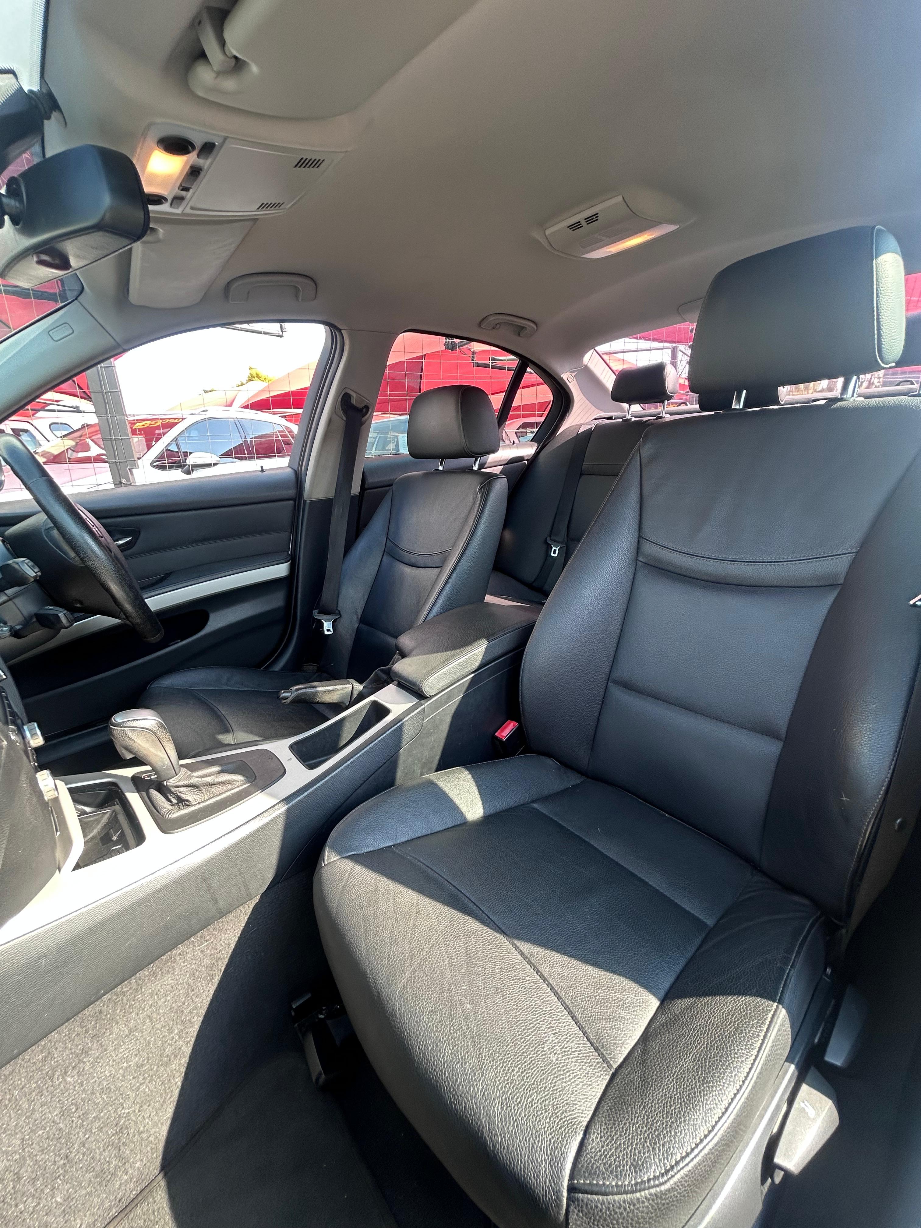 2010 Bmw 320i A/T  thumbnail