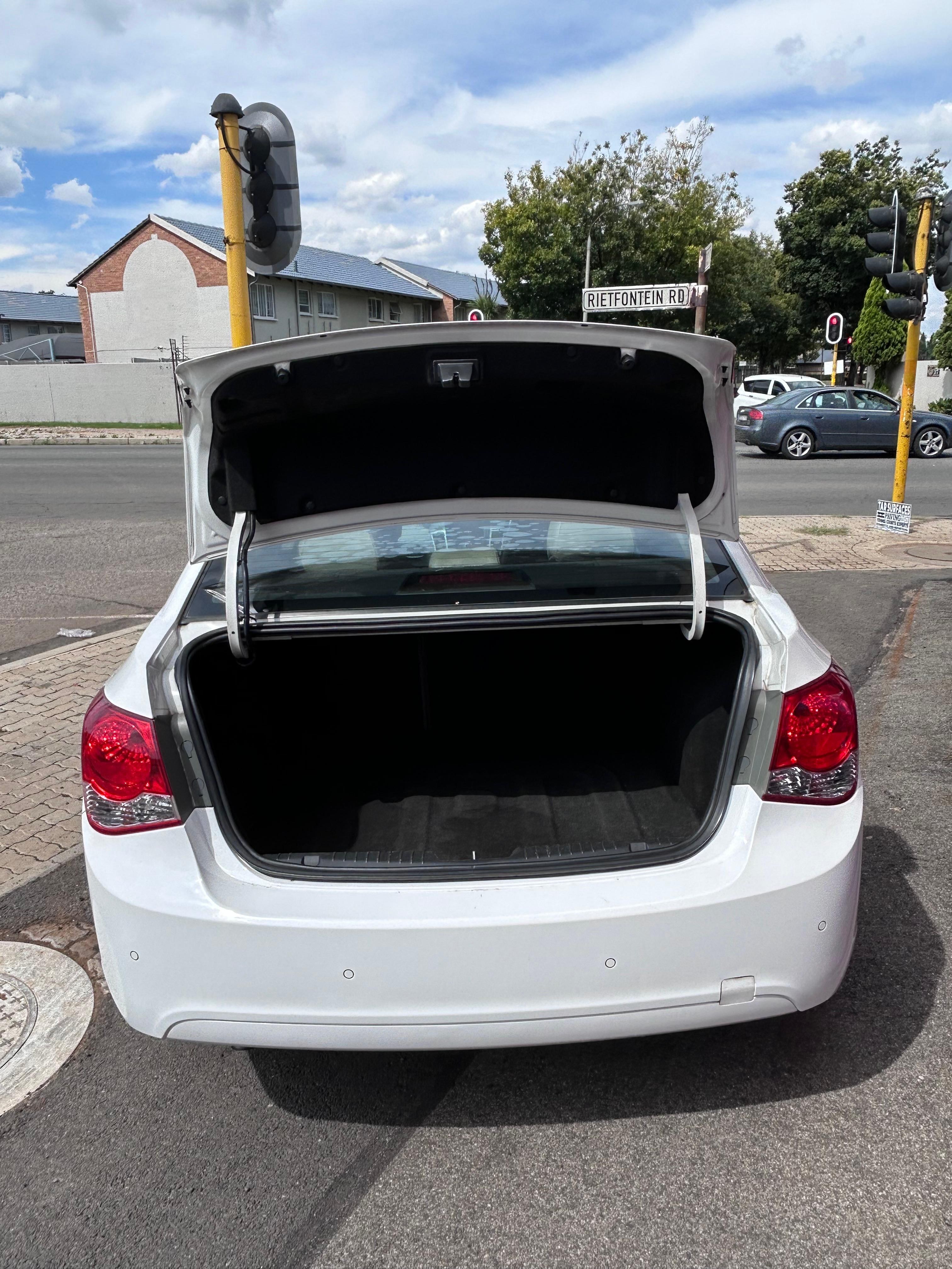 2012 Chevrolet Cruze 1.8 LT A/T thumbnail